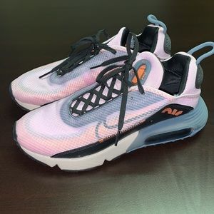 Nike Women's Air Max 2090 - size 7.5